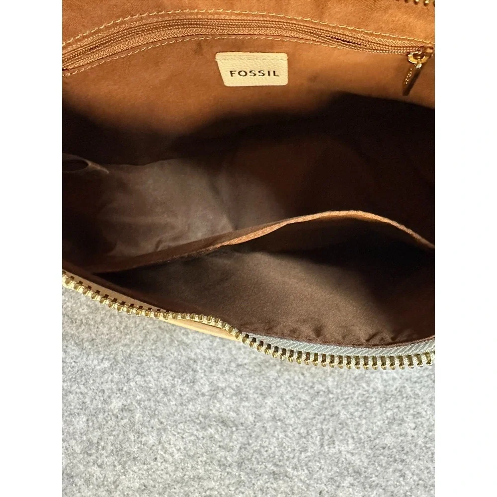 Fossil Handbag Womens Beige Pebbled Leather Hobo Shoulder Bag Inner Pockets